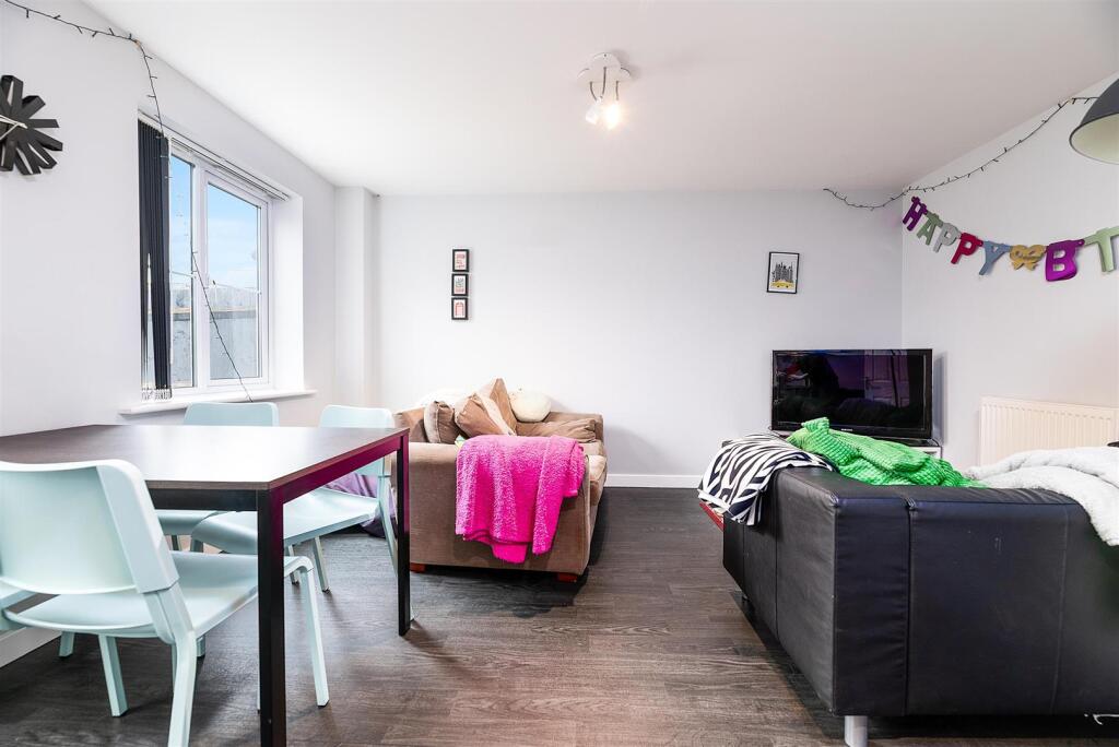 Hollands Way, Kegworth, Derby photo 3
