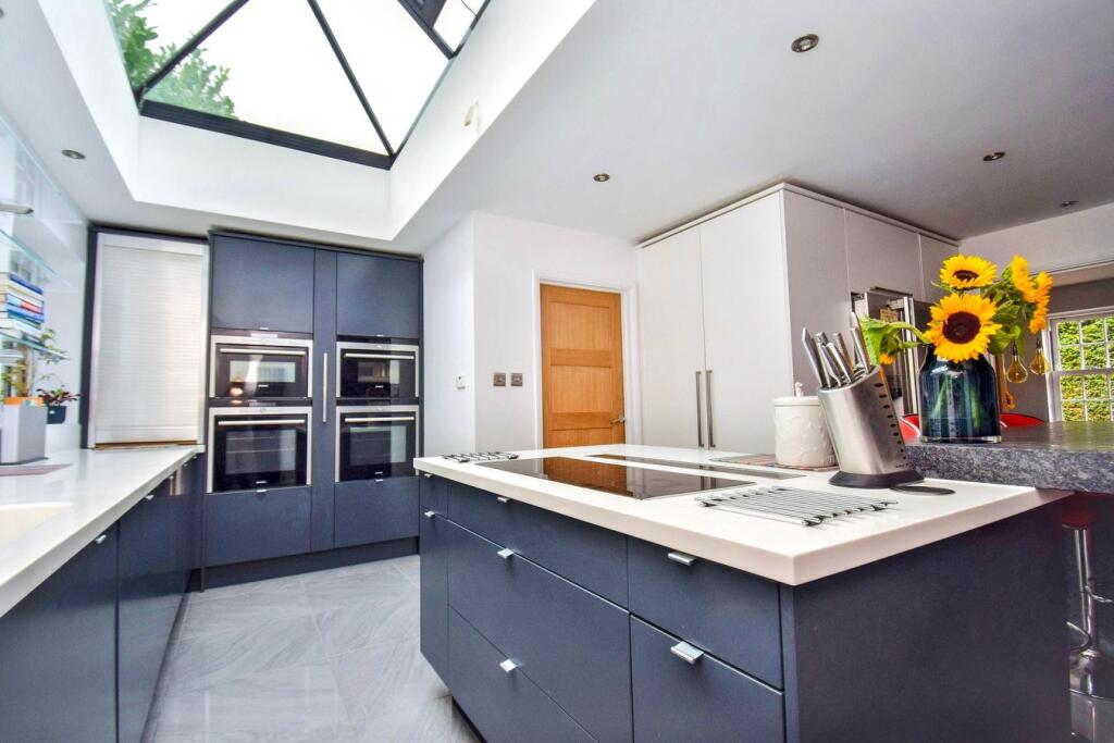 House in Sevenoaks, West Heath - View 4