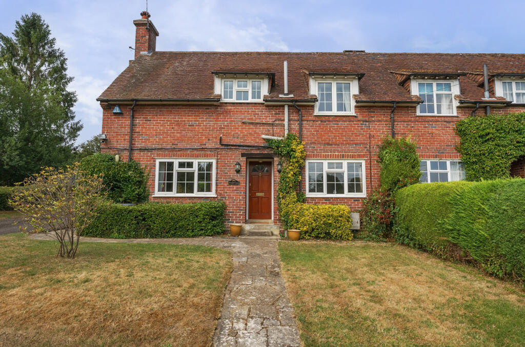 3 bedroom semi-detached house for sale in Ladycroft, Alresford ...