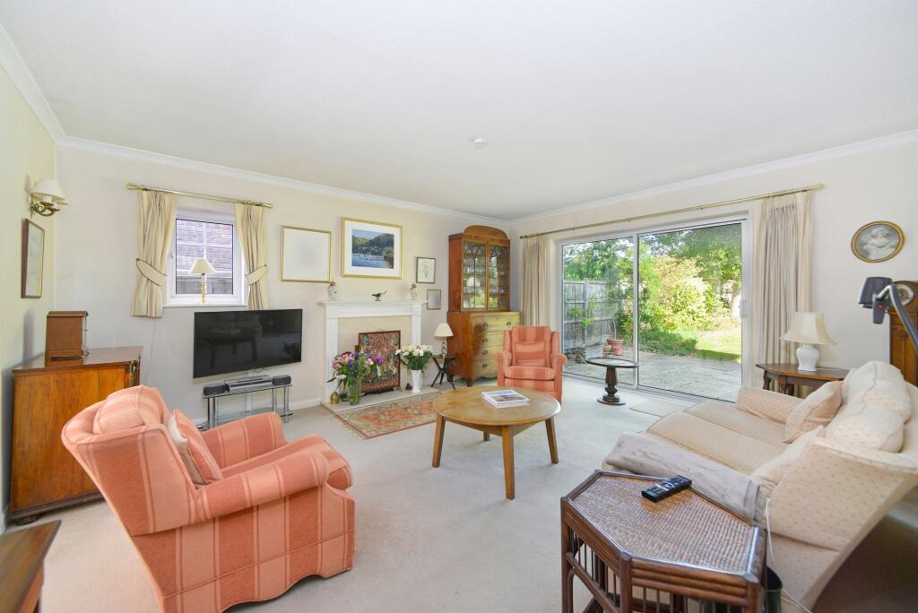 Broad Walk, Cranleigh, GU6 photo 2