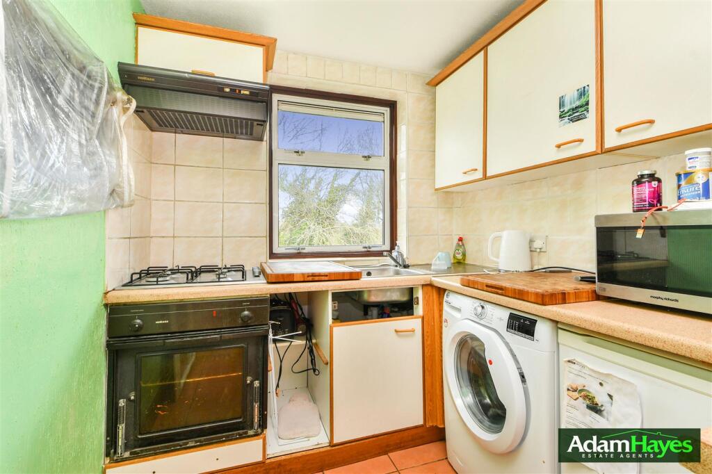 Apartment in London, North Finchley - View 2