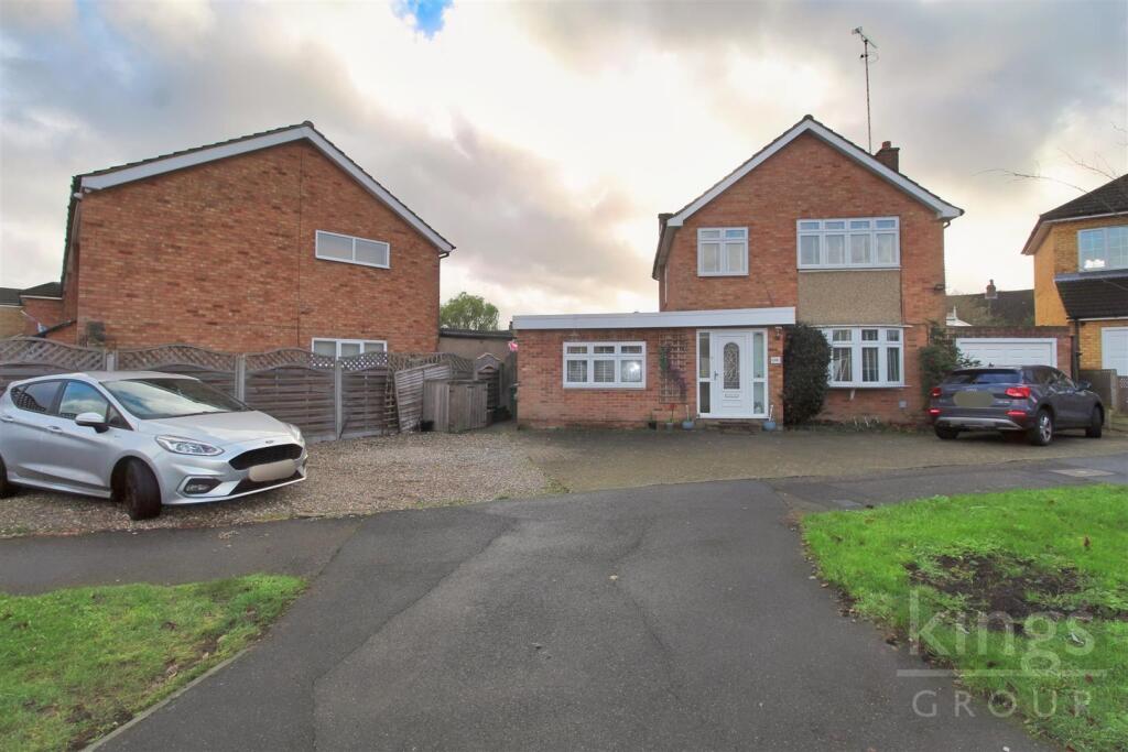 3-bed detached on Audwick Close, Cheshunt, Waltham Cross, £600,000