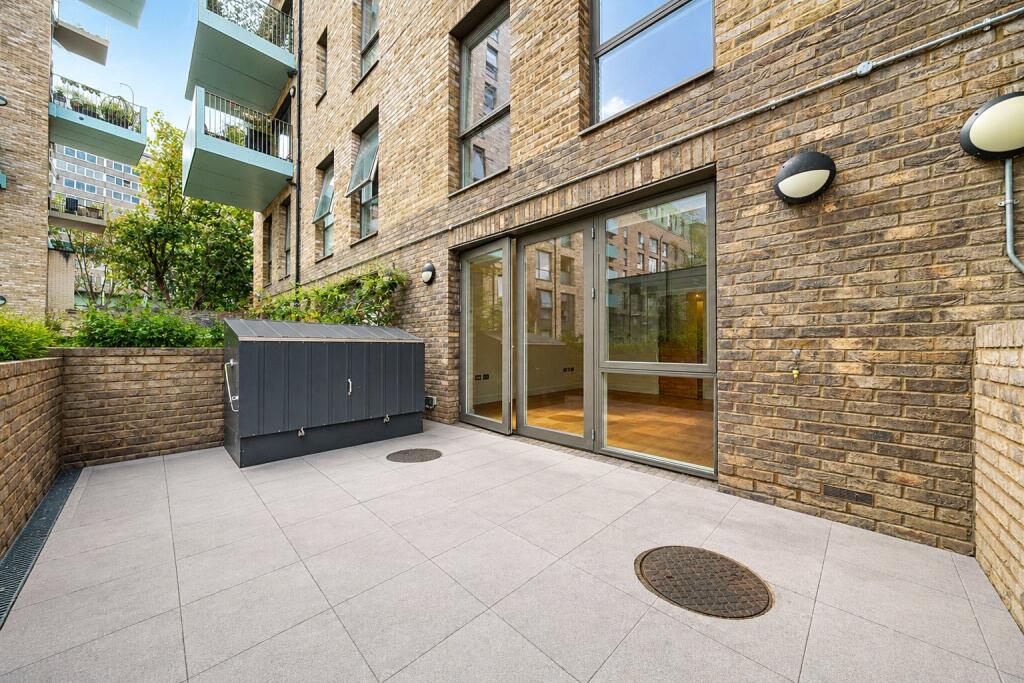 Main image of property: East Street, London