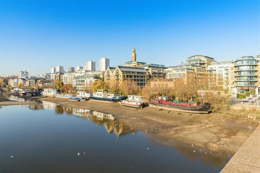 Main image of property: Kew Bridge Road, Brentford