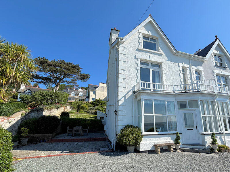 4 Hillside, Aberdyfi, Gwynedd, Mid Wales, LL35 photo 2