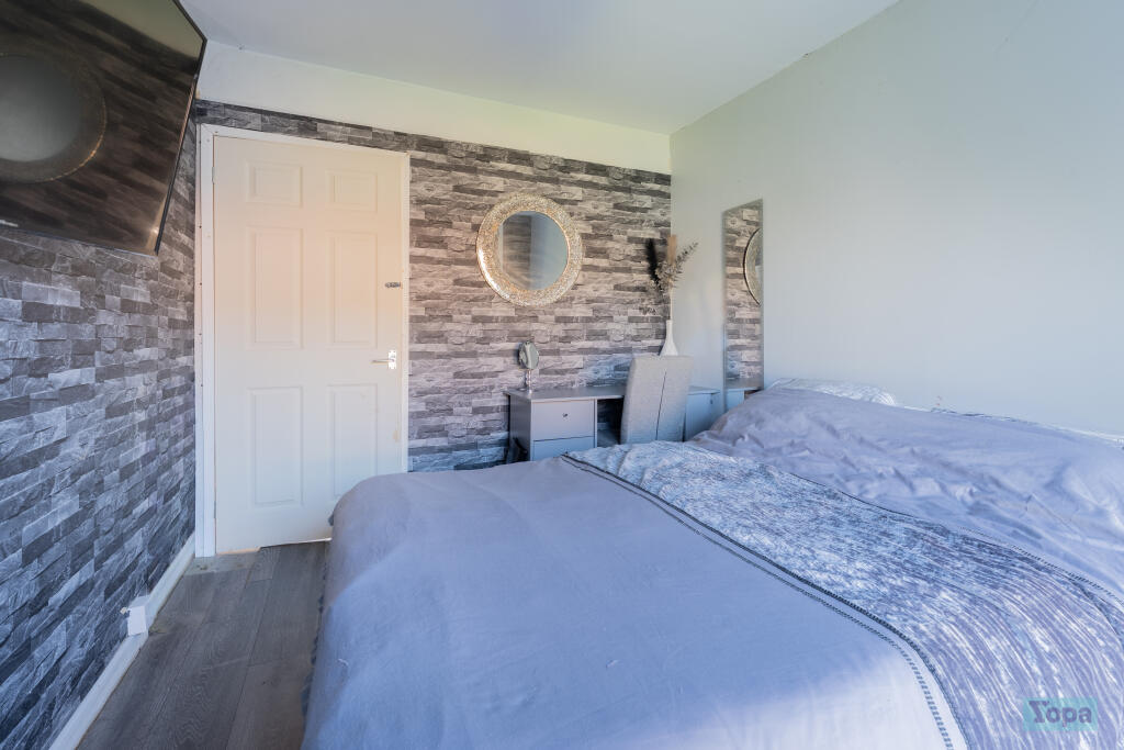 Pooltown Road, Ellesmere Port, CH65 photo 4