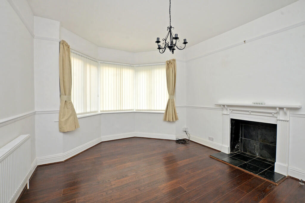 House in Guildford - View 5