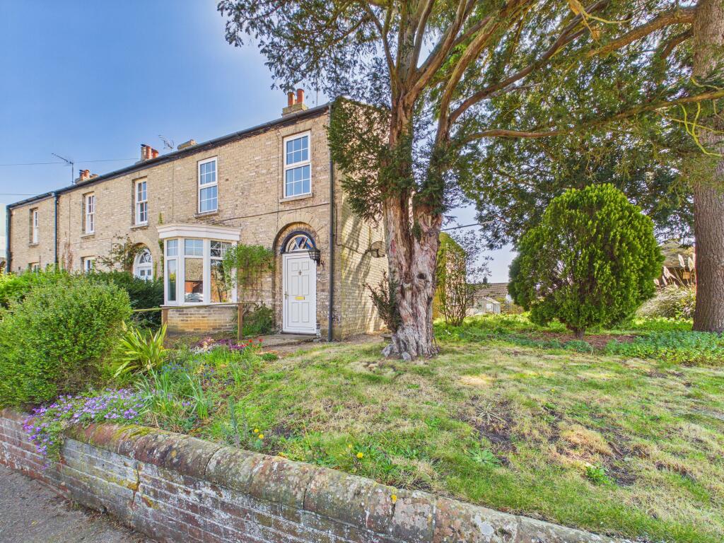 4-bed terraced on 38 Wingfield Street, Suffolk, NR35 1EZ, £200,000