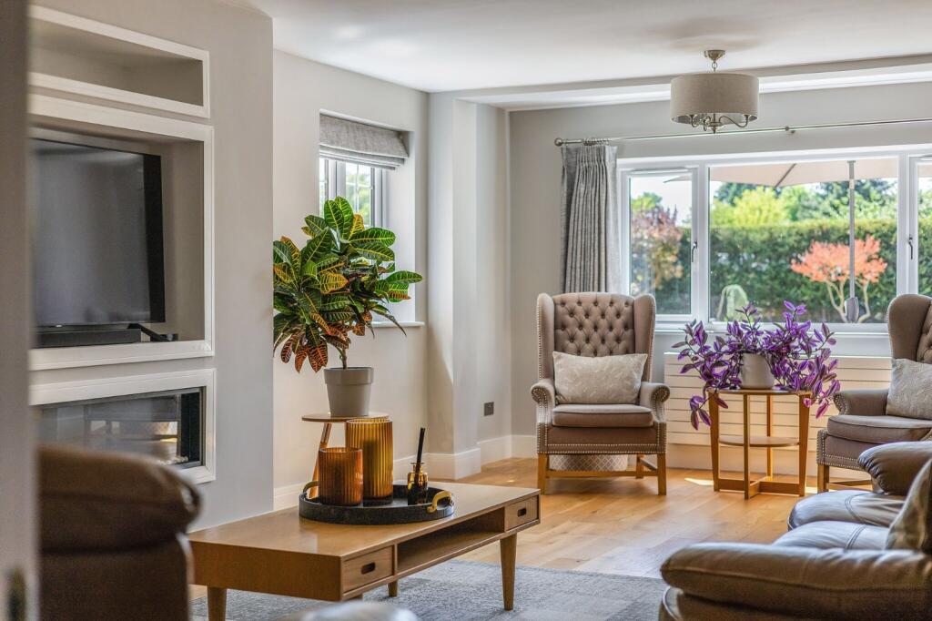 House in Maidenhead, Pinkneys Green - View 4