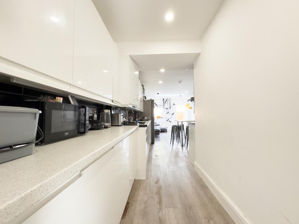 House in Cardiff, Maindy, Cathays - More