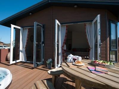 Main image of property: Prestige & Homeseeker Navigator Lodge (40ftx20ft) 2018, Maesmawr Farm Resort