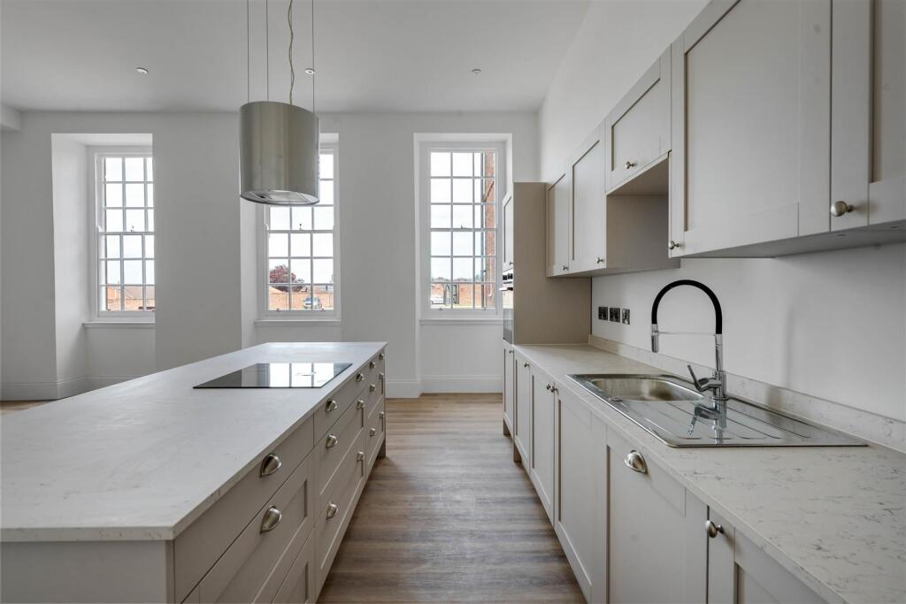 Main Street, Ollerton - View 3