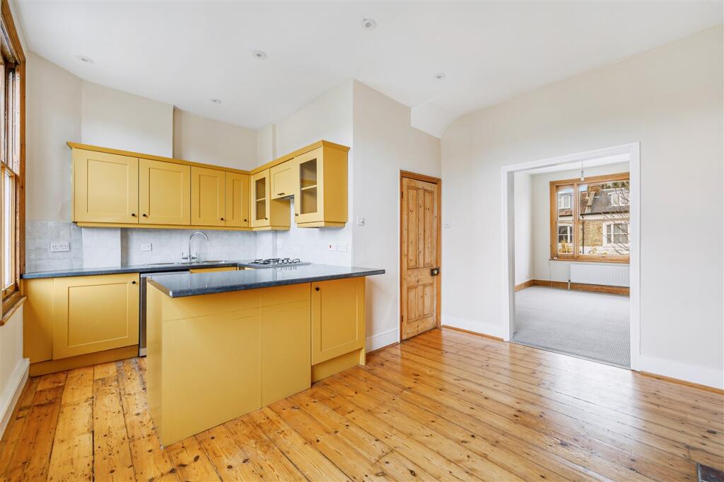 Apartment in London - View 2