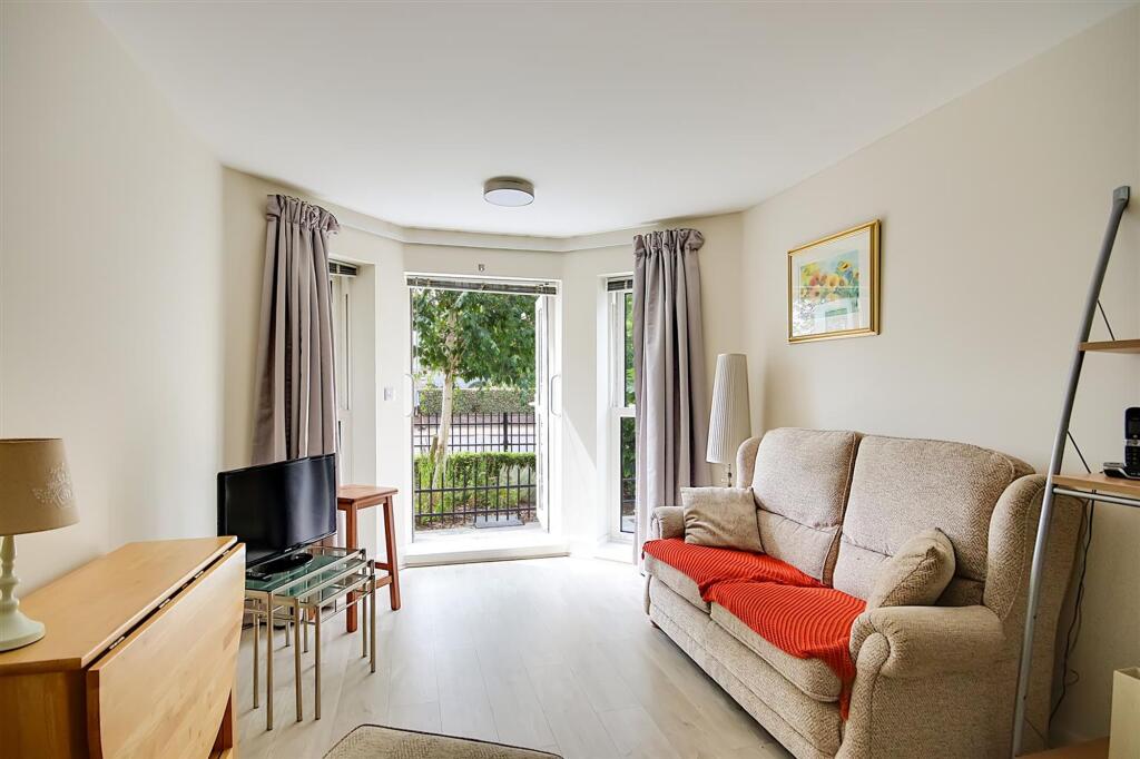 Apartment in Brighton - View 4