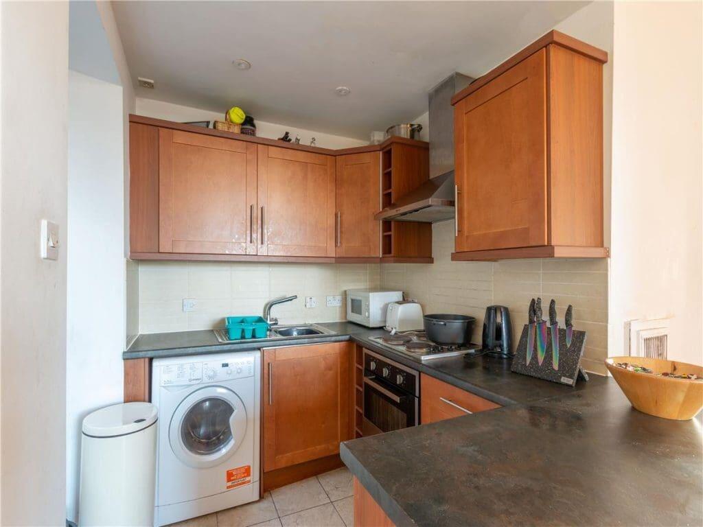 Apartment in Edinburgh, Southside - View 3