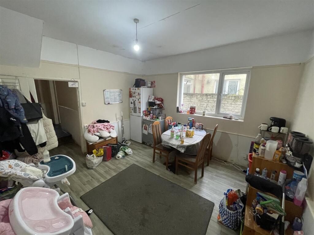 House in Wirral, Liverpool City Region - View 4
