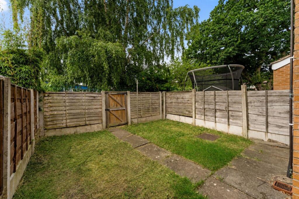 Dawlish Close, Bramhall, SK7 photo 4