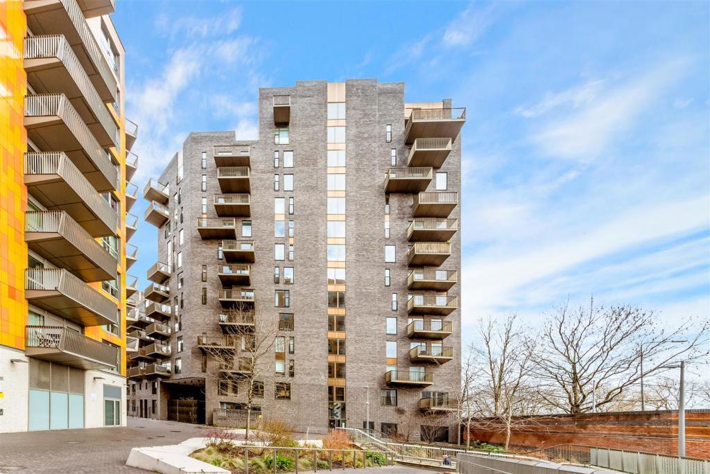 Main image of property: 23 Maud Street, Canning Town, London, E16 1YU