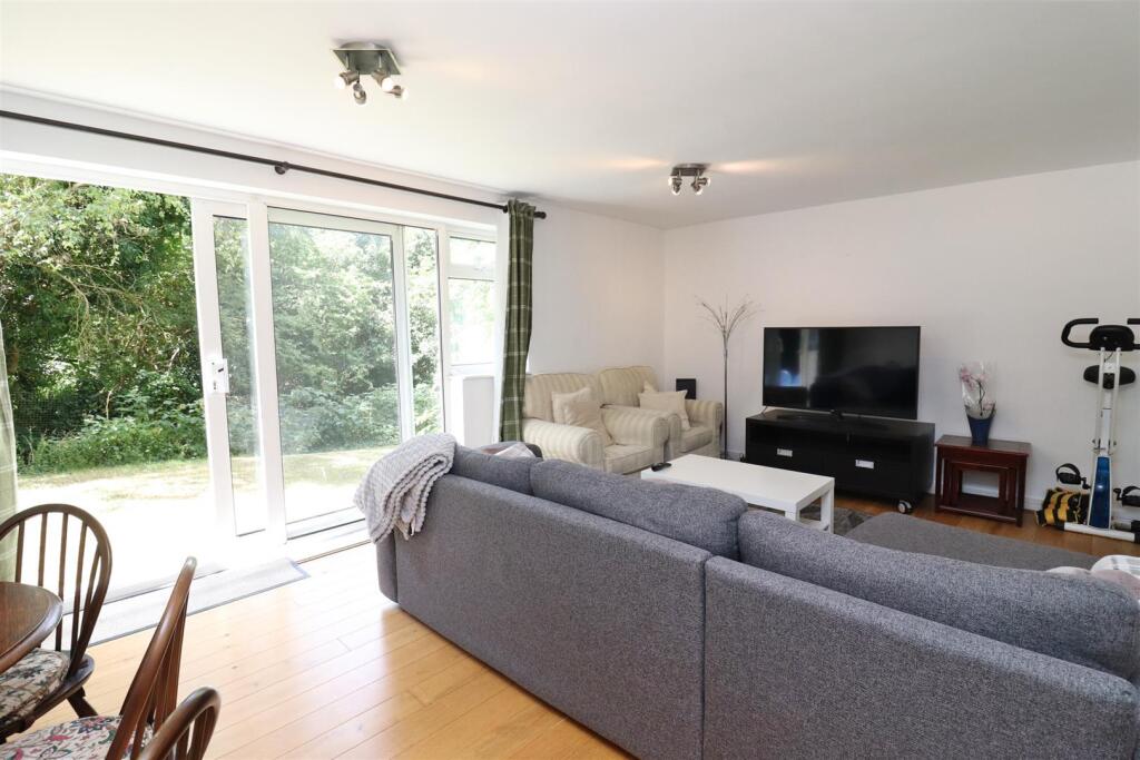 Riverside Road, St. Albans – pohled 2