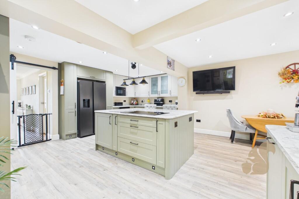 House in Colchester, Myland, Highwoods - View 5