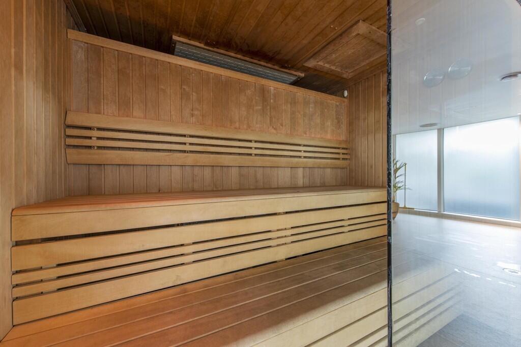 2 bedroom penthouse for rent