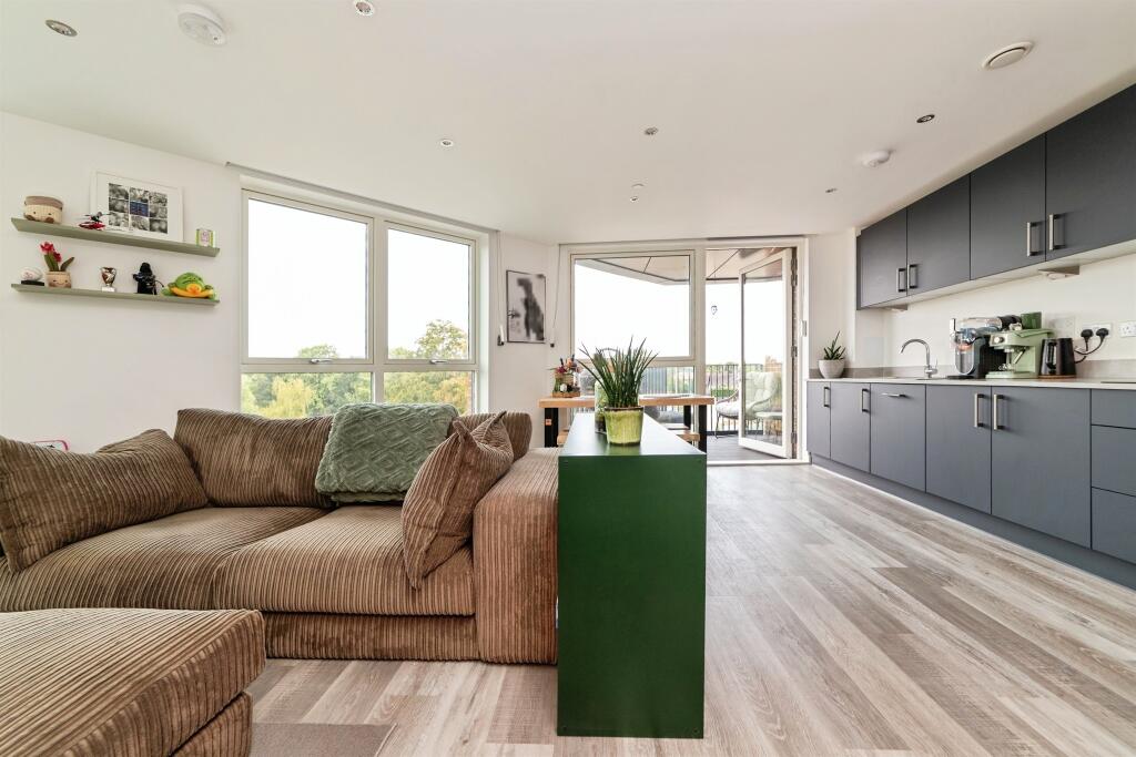 Wellfield Road, Hatfield photo 5