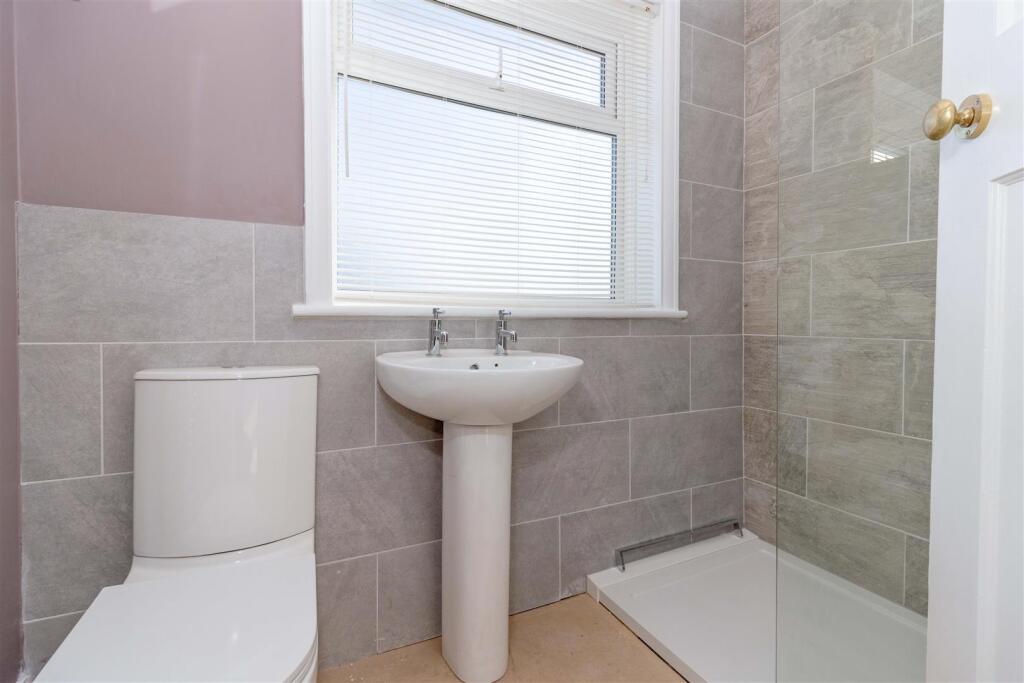 1a Phrosso Road, Worthing, BN11 5SJ - More