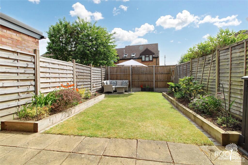 Medway Close, Thatcham, Berkshire, RG18 - View 4