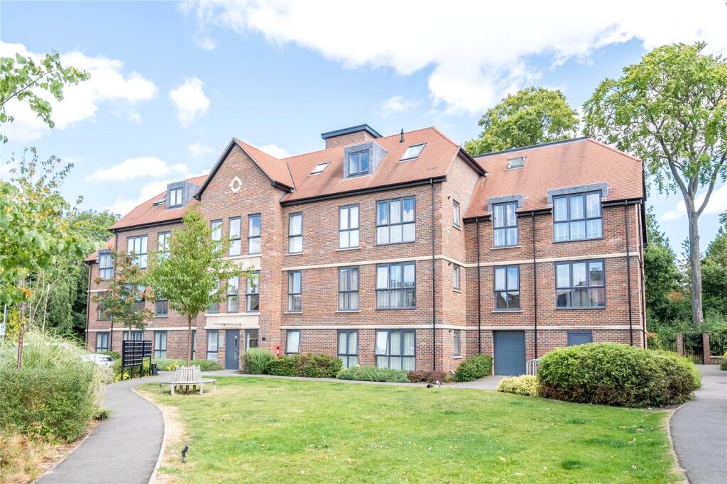 Main image of property: York House, Frances Drive, Dunstable, Bedfordshire, LU6