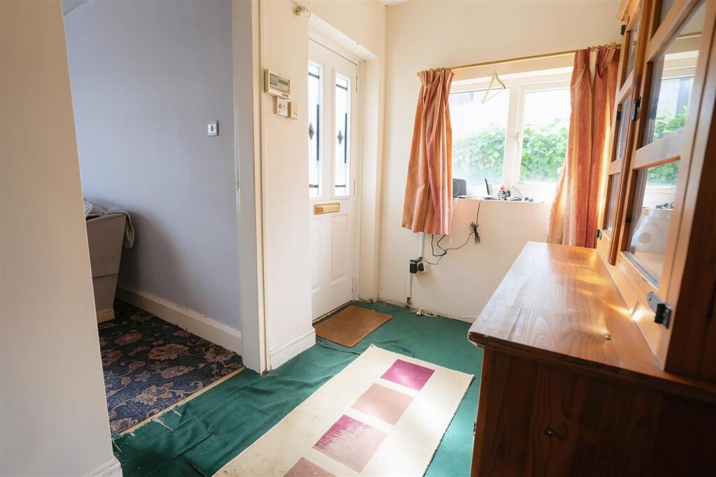 House in Halifax, Greetland, Little Bradley - View 5