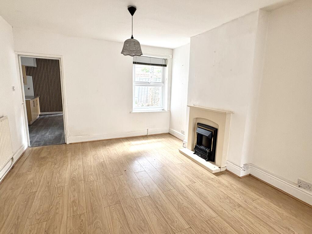 House in Nottingham, Nottinghamshire - View 3