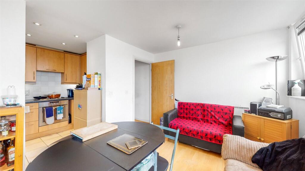 Main image of property: Hamlyn House, Feltham, TW13