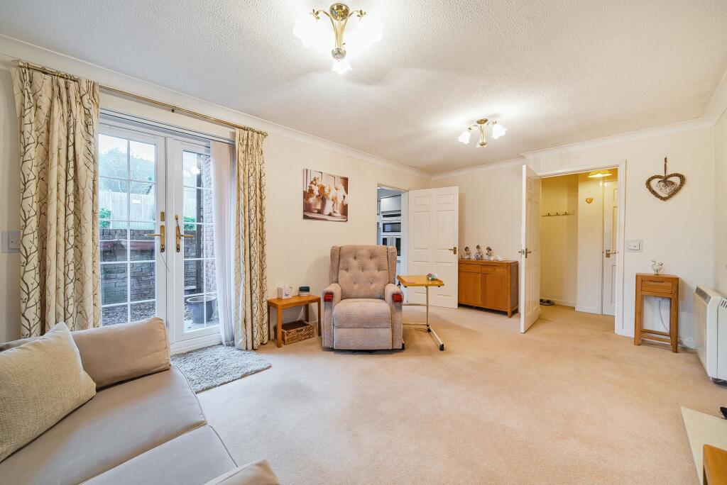 Oakmead Green, Epsom, KT18 - View 3