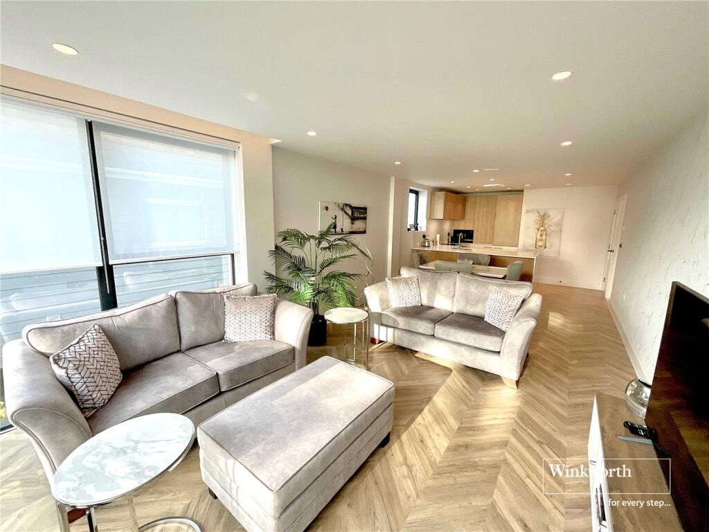 Wharncliffe Road, Highcliffe, Christchurch, Dorset, BH23 photo 2