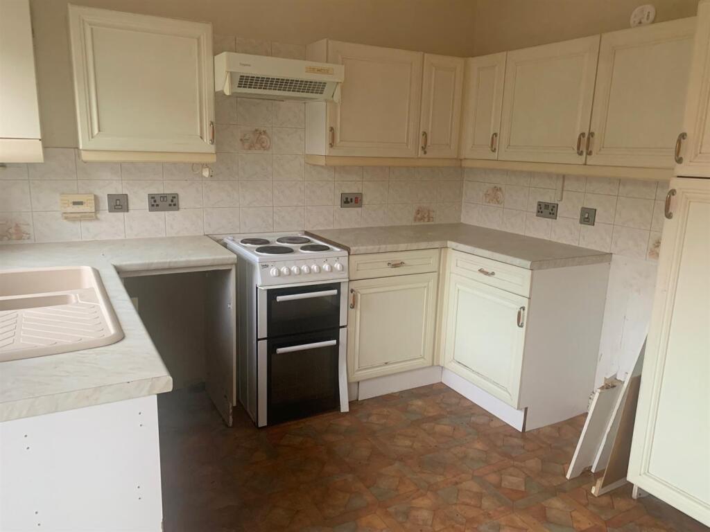 Pimpernel Court photo 2