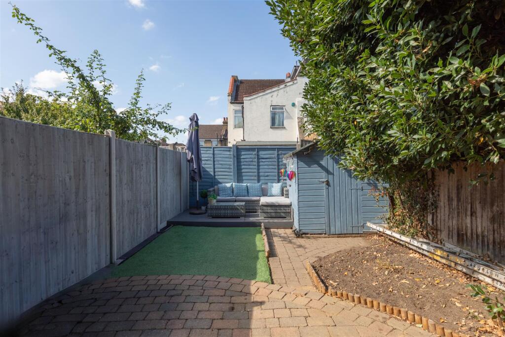 Apartment in London, Chapel End, Walthamstow - View 5