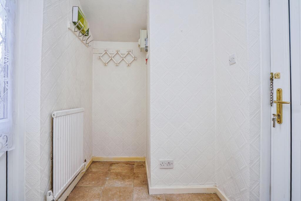 House in Leeds, West Yorkshire - View 5