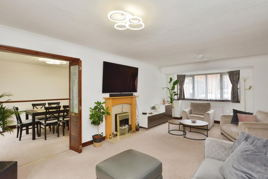 Trueman Place, Oldbrook, MILTON KEYNES photo 3