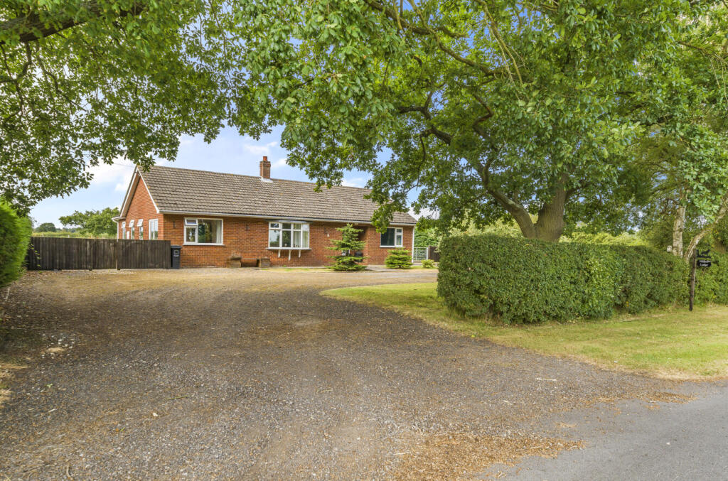 3-bed detached on Middle Rasen LINCOLNSHIRE, £550,000