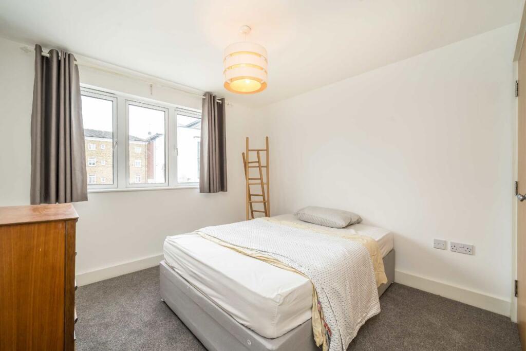 Apartment in London - More