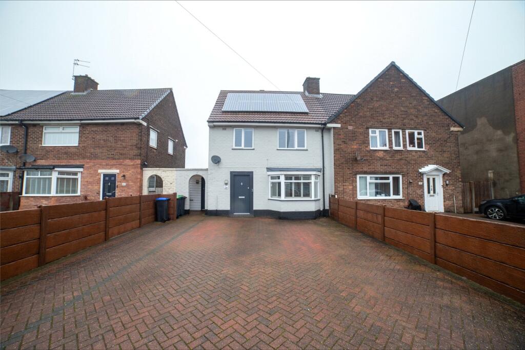 Main image of property: Mansfield Road, SUTTON-IN-ASHFIELD, Nottinghamshire, NG17