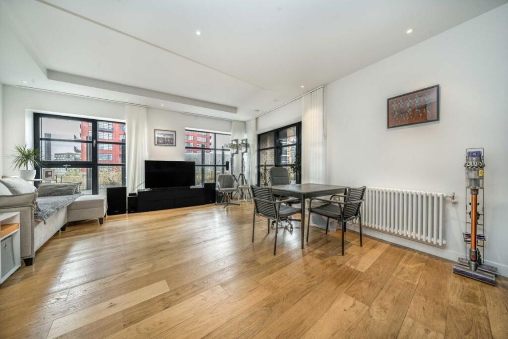 Apartment in London, London City Island, Blackwall - View 5