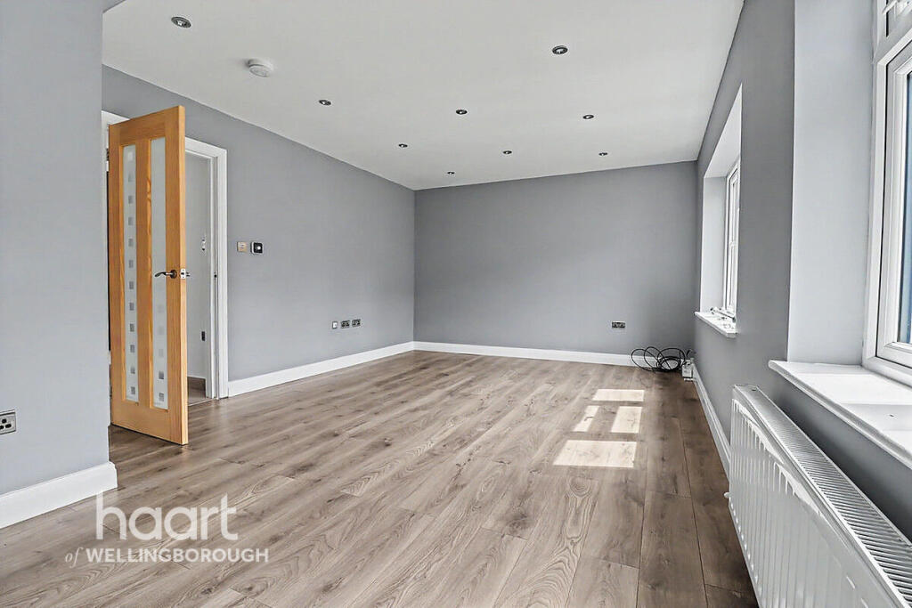 House in Northampton - View 3