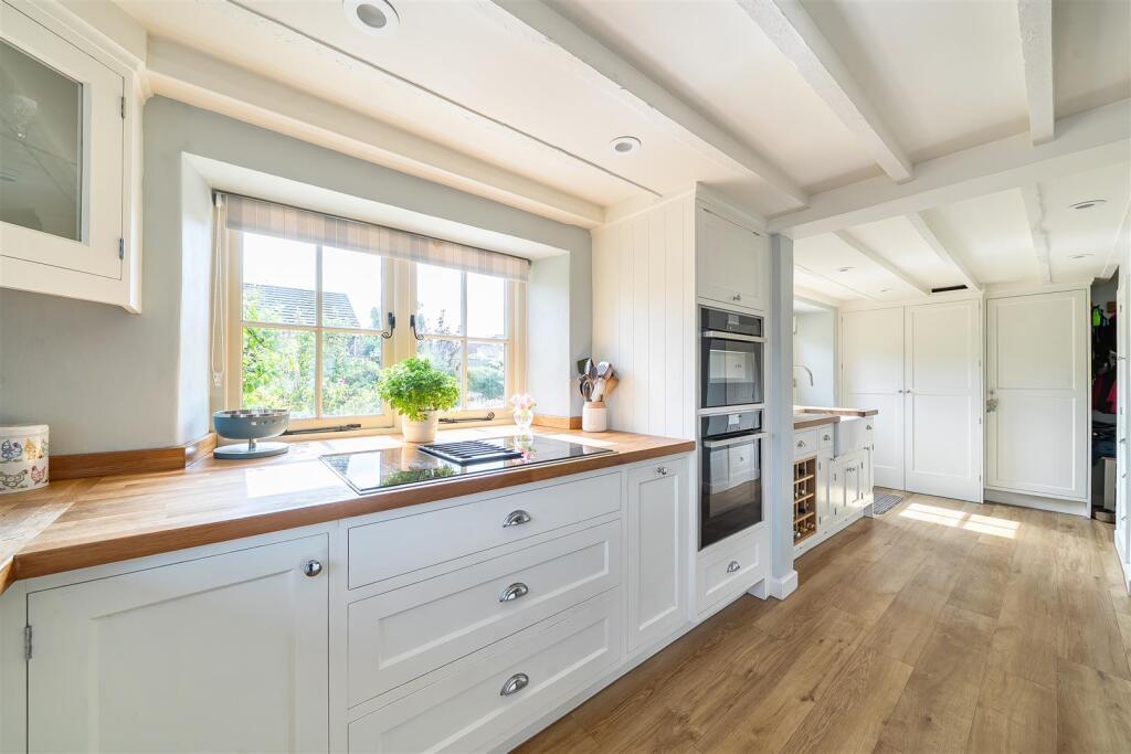 House in Winterborne Kingston, Winterborne Muston - View 5