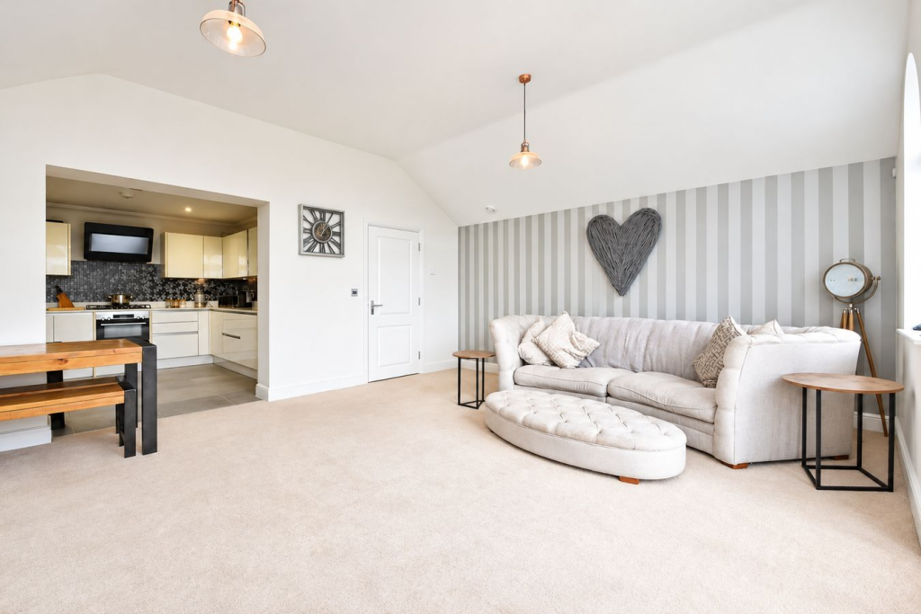 Apartment in Chelmsford - View 5