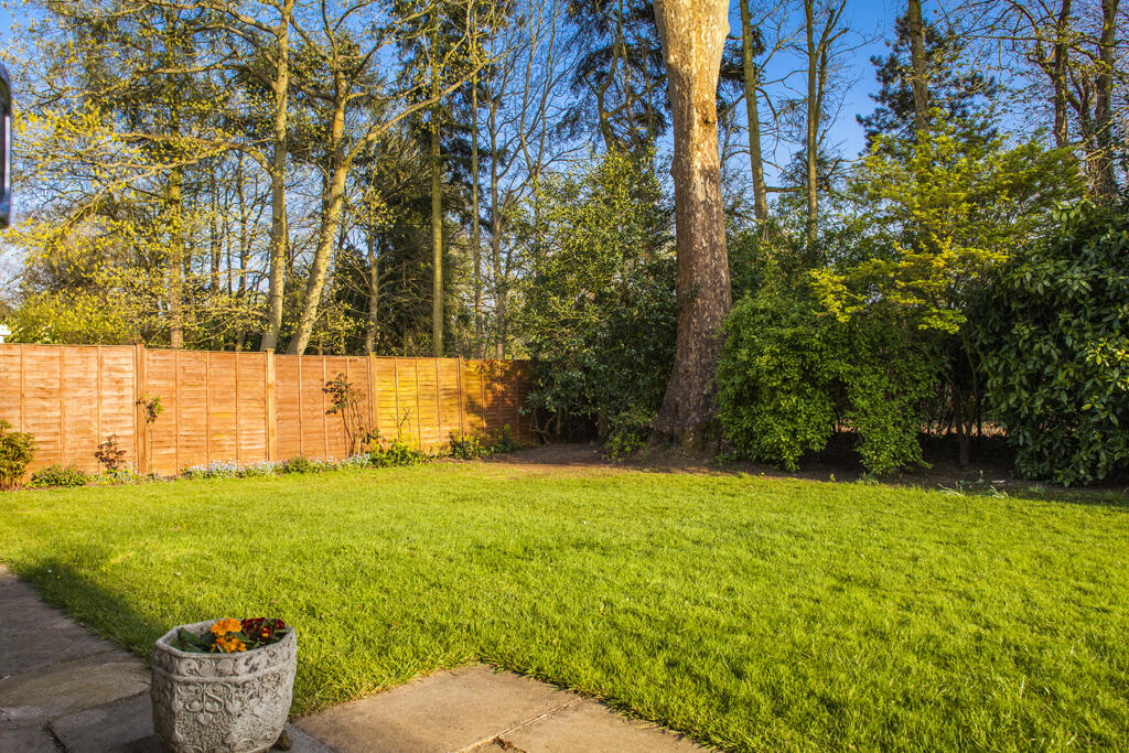 10 Grange Close, Goring on Thames - View 6
