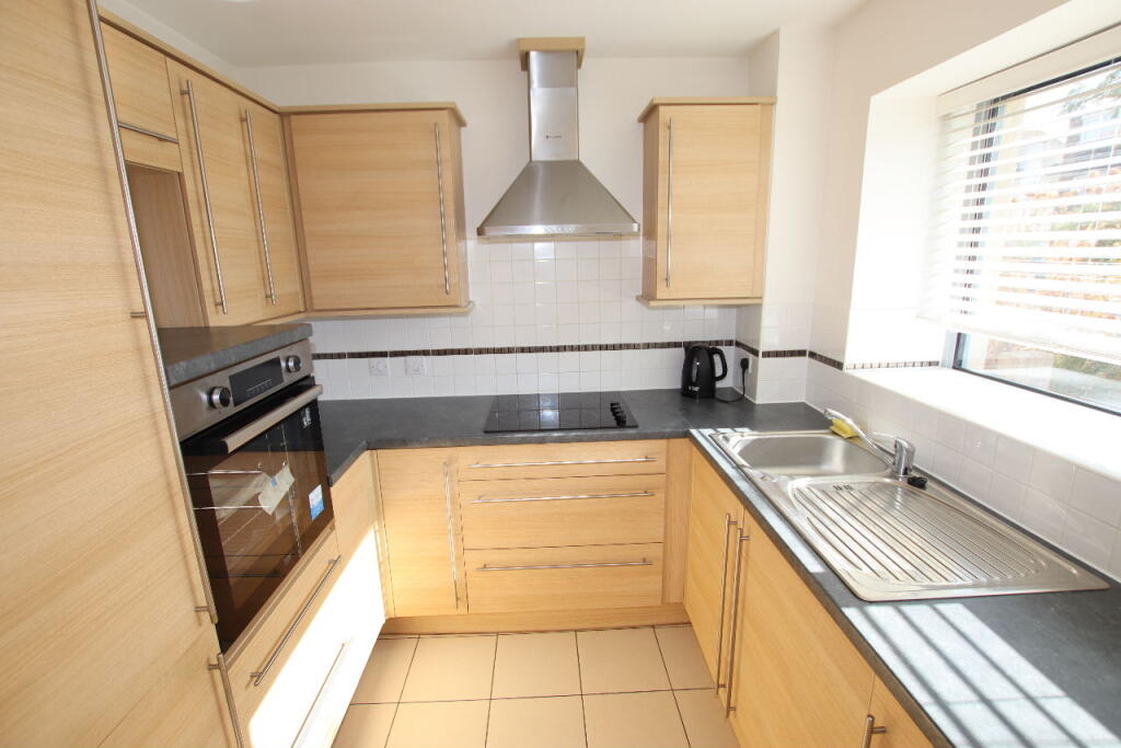 Kingsman Court, Carnarvon Road , CO15 photo 2