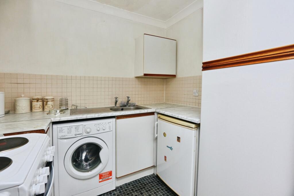 Apartment in Southampton, Freemantle - View 5