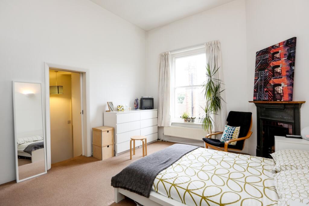 Apartment in London - View 5