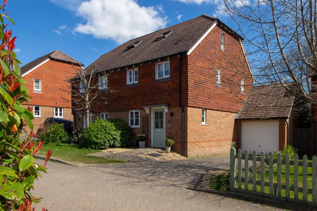 Main image of property: Hassocks Close, Hassocks